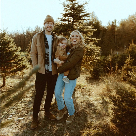 Meet your Posher, Emily - Picture 4 of 5